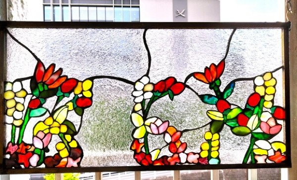 窓の吊り飾り「お花畑」　　